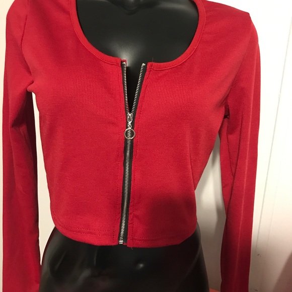BOTIQUE Tops - ❤️SEXY RED CROPPED TOP WITH SILVER ZIPPER❤️